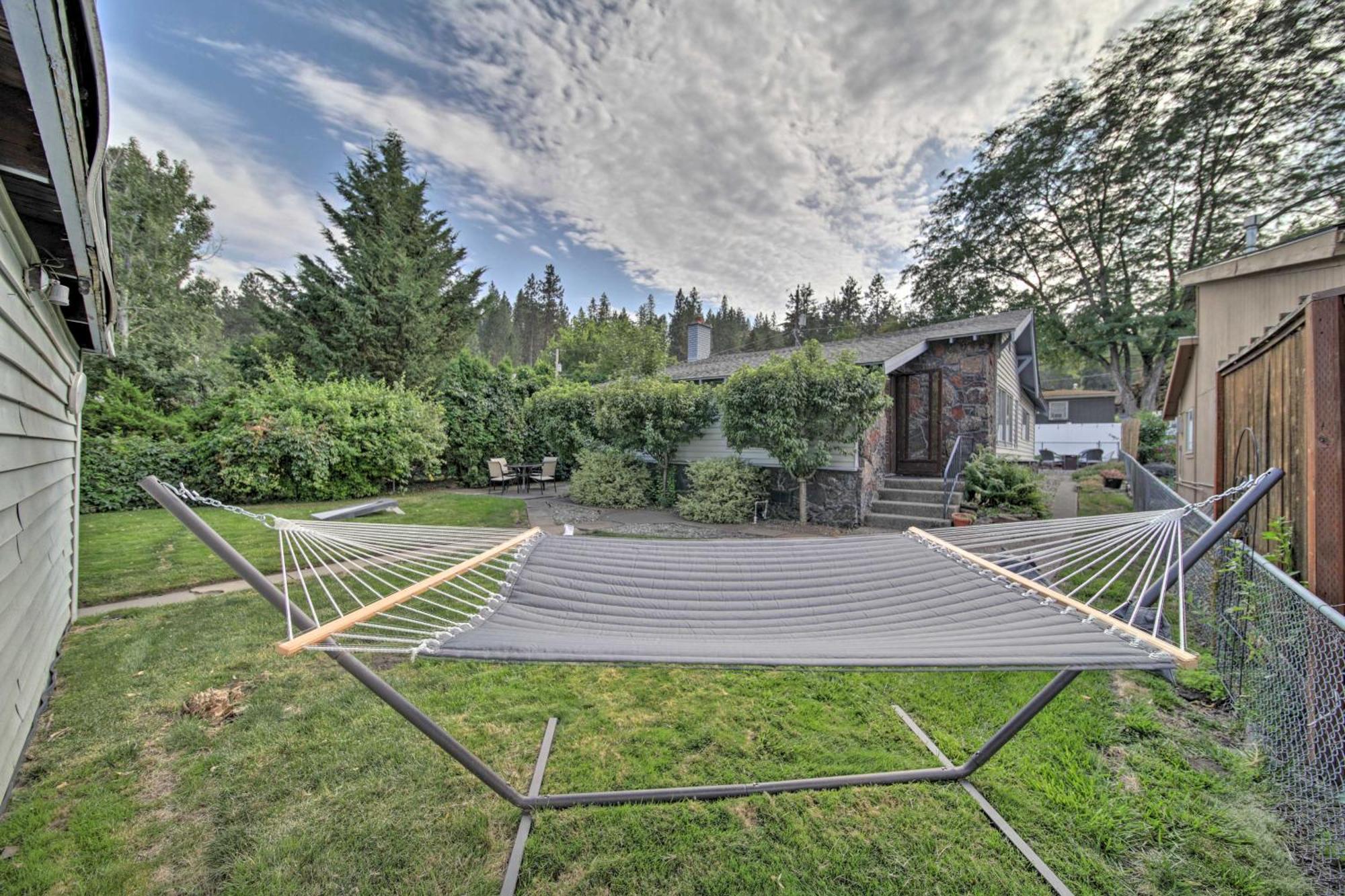 Bright And Airy Liberty Lake Abode With Backyard! ภายนอก รูปภาพ