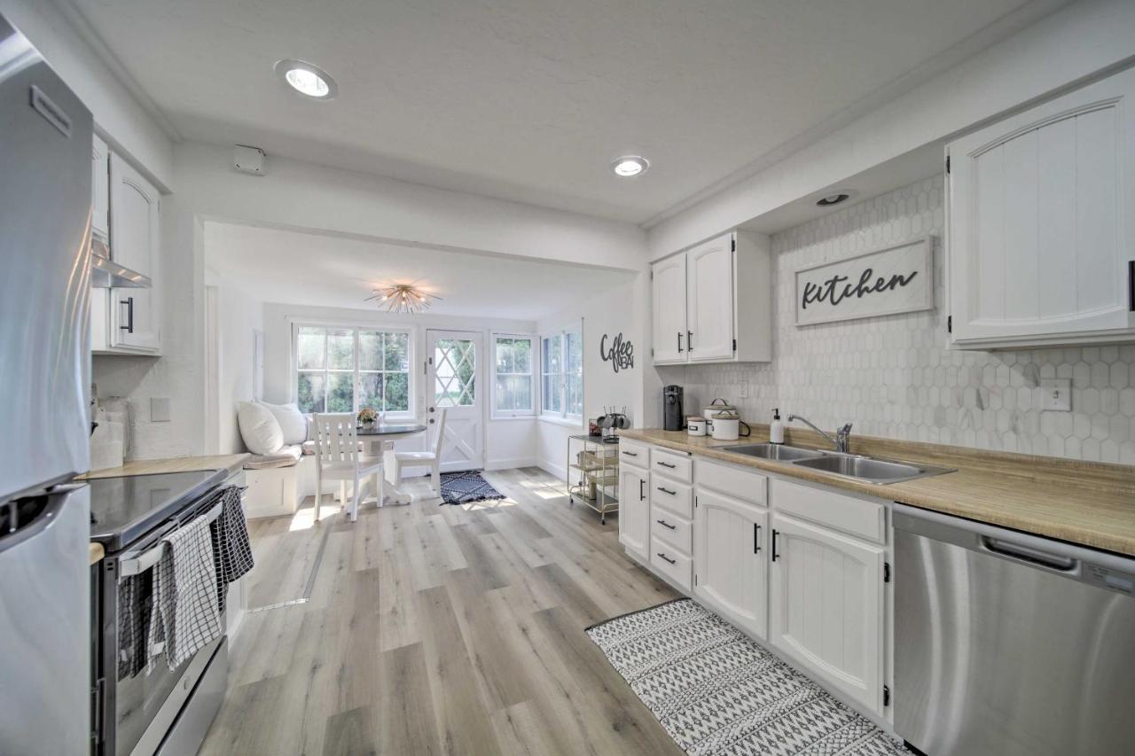 Bright And Airy Liberty Lake Abode With Backyard! ภายนอก รูปภาพ