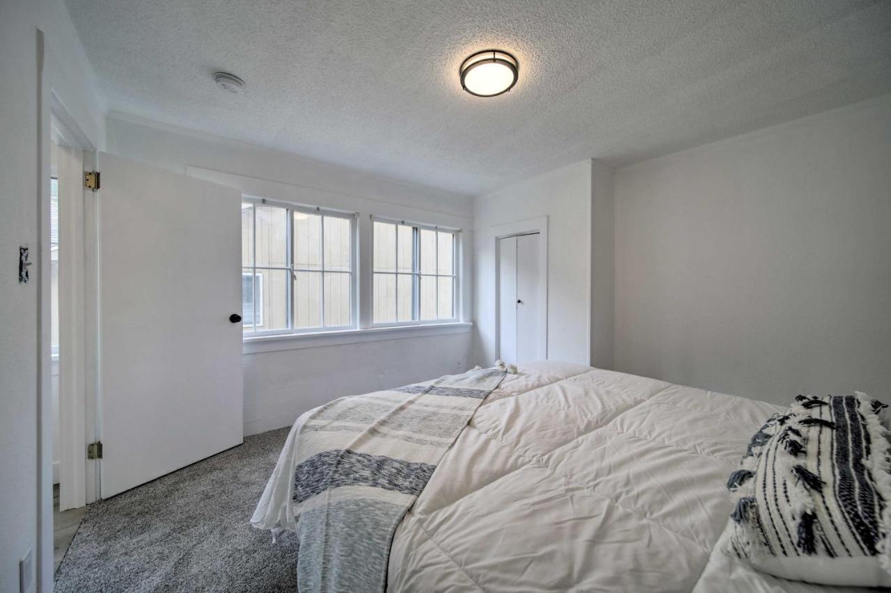Bright And Airy Liberty Lake Abode With Backyard! ภายนอก รูปภาพ