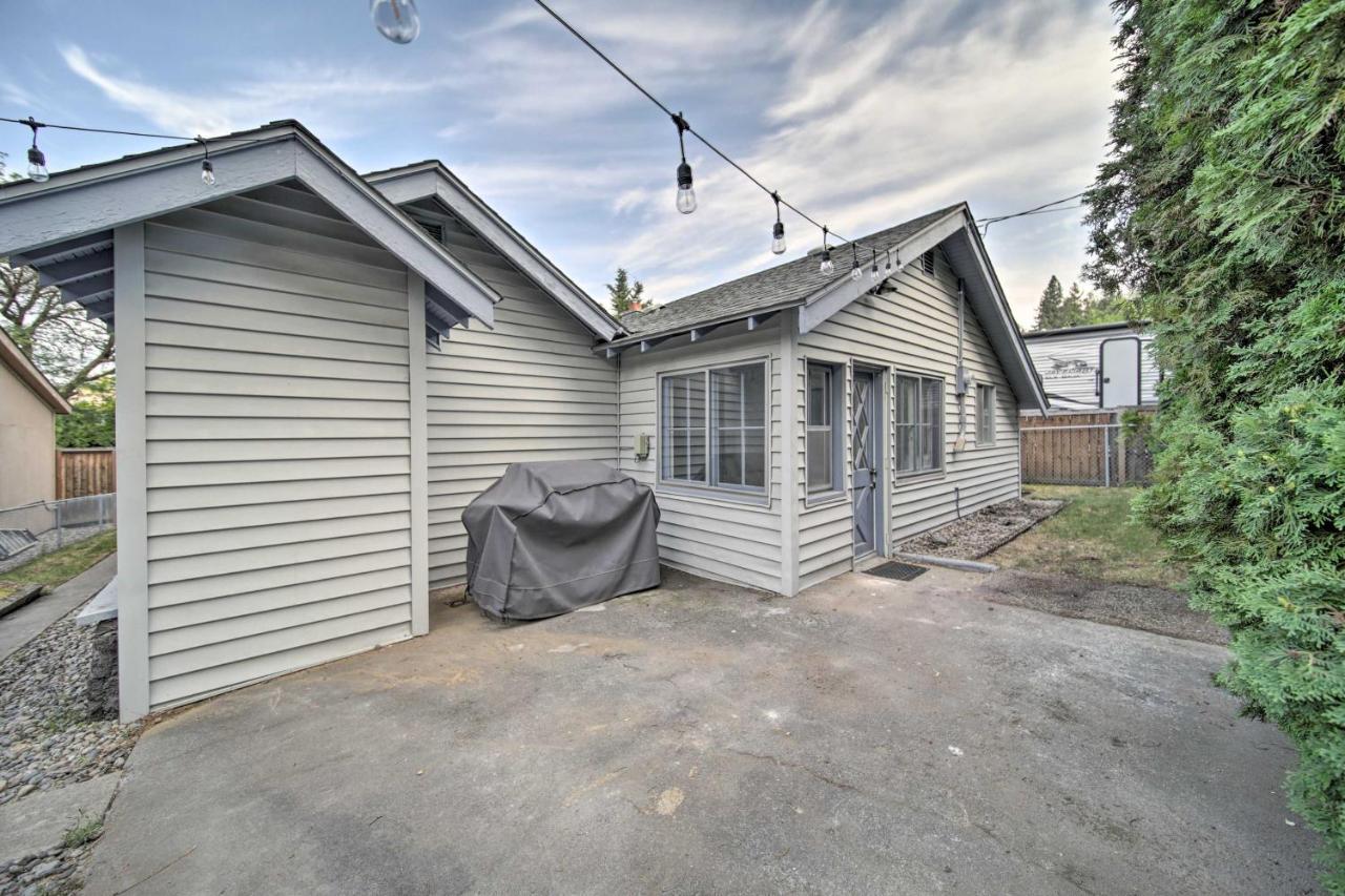 Bright And Airy Liberty Lake Abode With Backyard! ภายนอก รูปภาพ